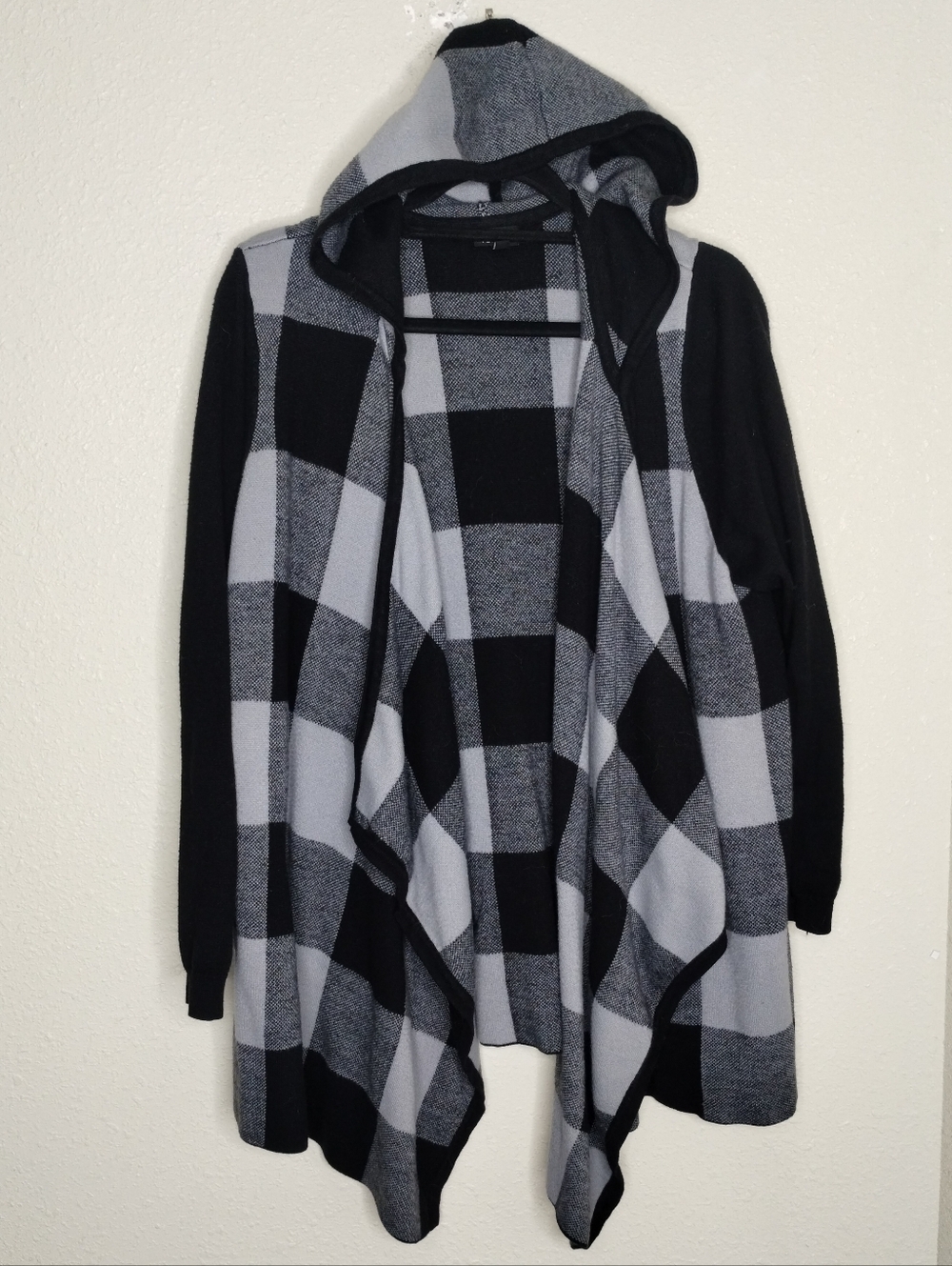 Torrid Black Plaid Hoodie Cardigan Open Front Black Gray Plaid Plus Size 3X - Picture 2 of 6